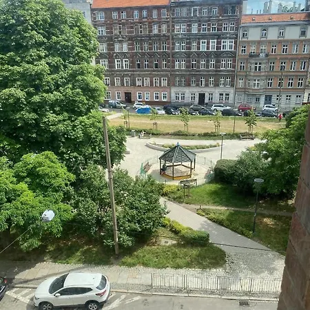 W Centrum Wroclawia W Kamienicy Wroclaw