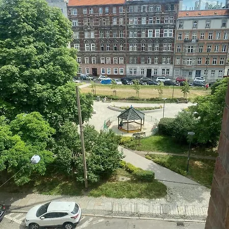 W Centrum Wroclawia W Kamienicy 브로츠와프